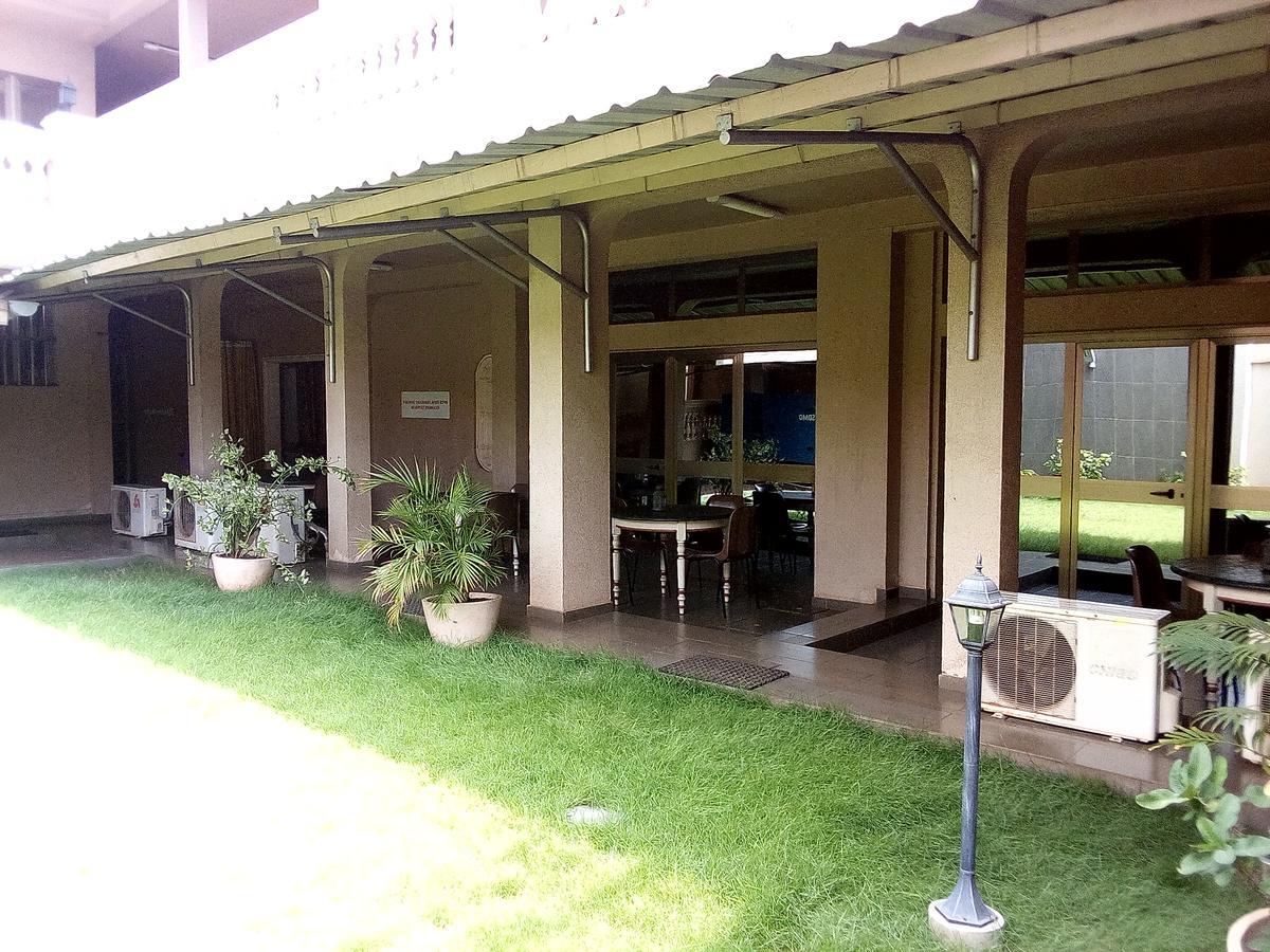 Hotel Saint Thomas Lomé Exterior foto
