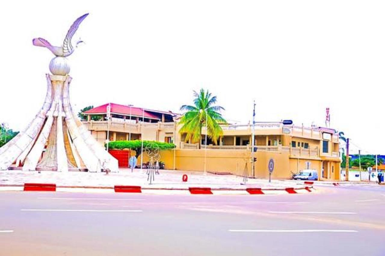 Hotel Saint Thomas Lomé Exterior foto